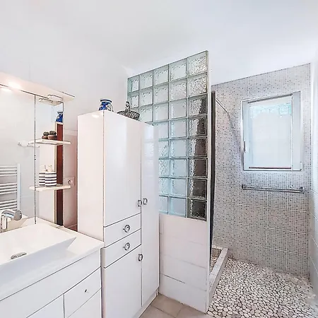 Laplace By Interhome * סוסטון